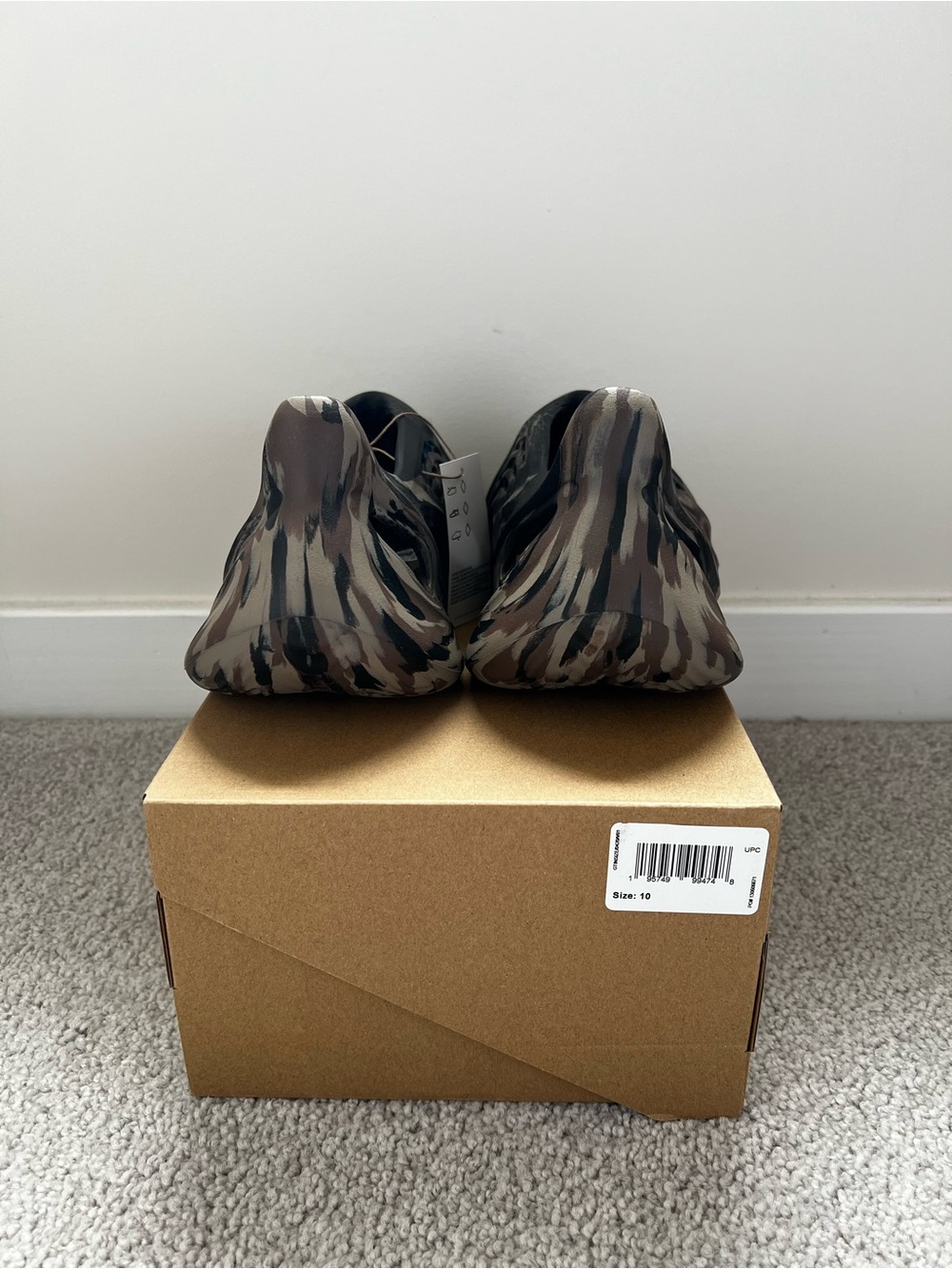 Adidas Yeezy Foam RNNR MX Cinder - Picture 3 of 7